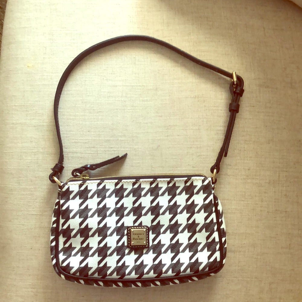 Dooney & Bourke Houndstooth Wristlet